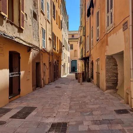 De Charme Dans La Citadelle Lägenhet *